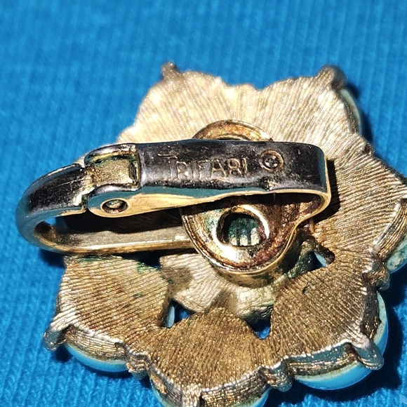 Elegant Gold and Blue Floral Earrings - Picture 5 of 5